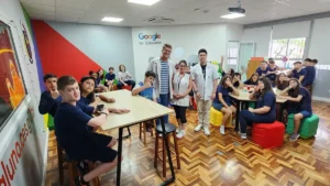 Estudantes têm prática maker no projeto Luzes Inteligentes