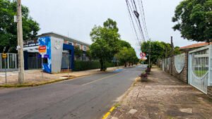 CES orienta sobre proibição de estacionamento na Rua Santa Terezinha